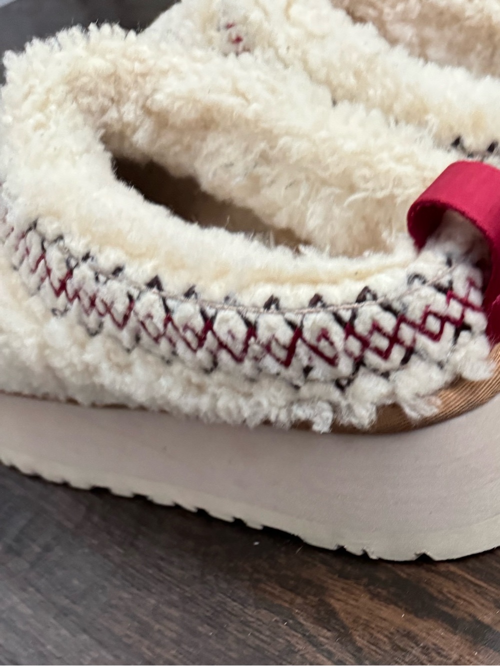 UGG Heritage Natural Tazz Fluffy Braid Sherpa Platform Slippers
Size 9 Cream EUC - Picture 2 of 7